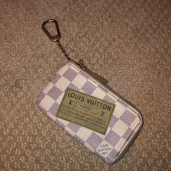 Louis Vuitton Accessories - LOUIS VUITTON KEY CHAIN